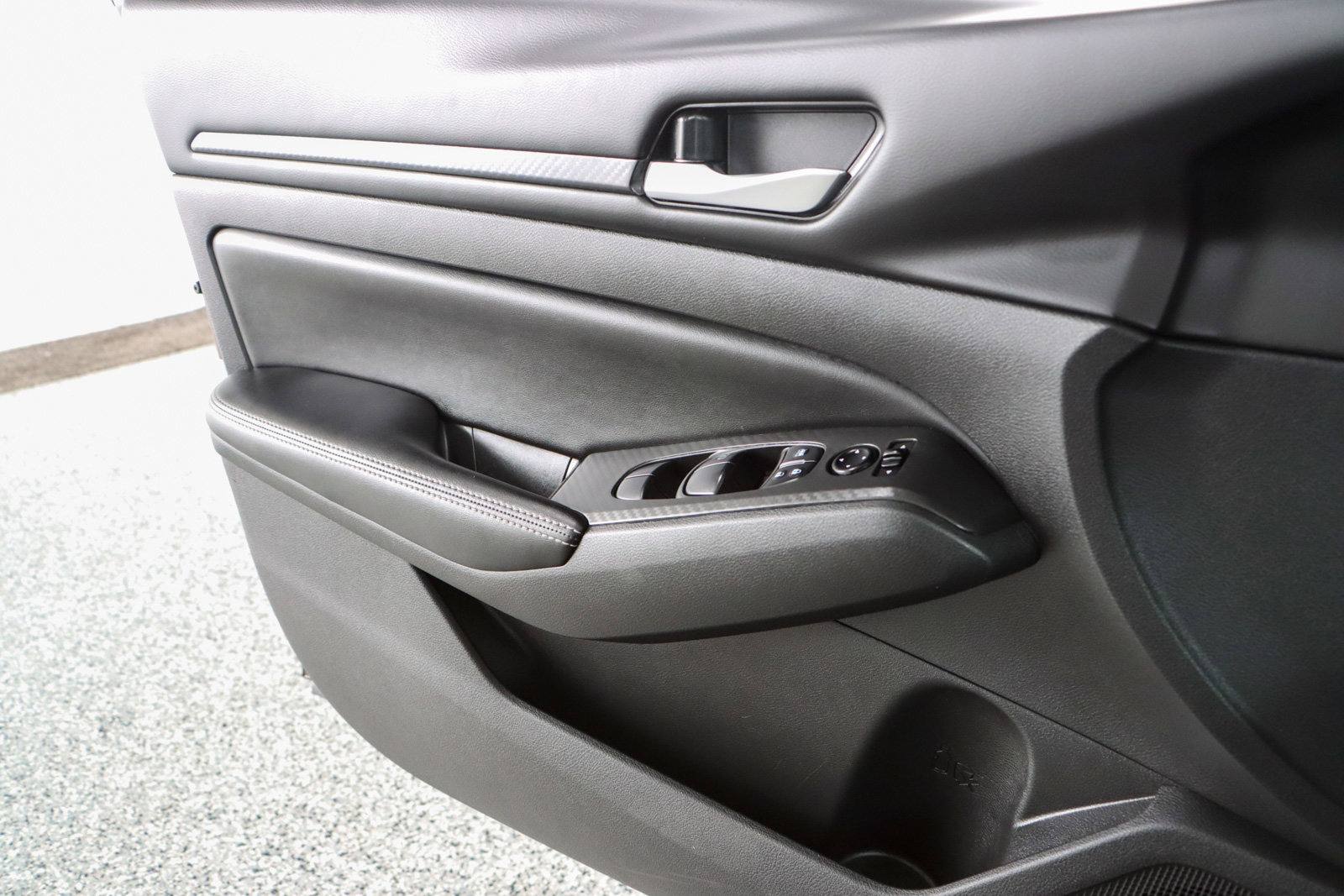 Used 2024 Nissan Altima 2.5 SV image 21