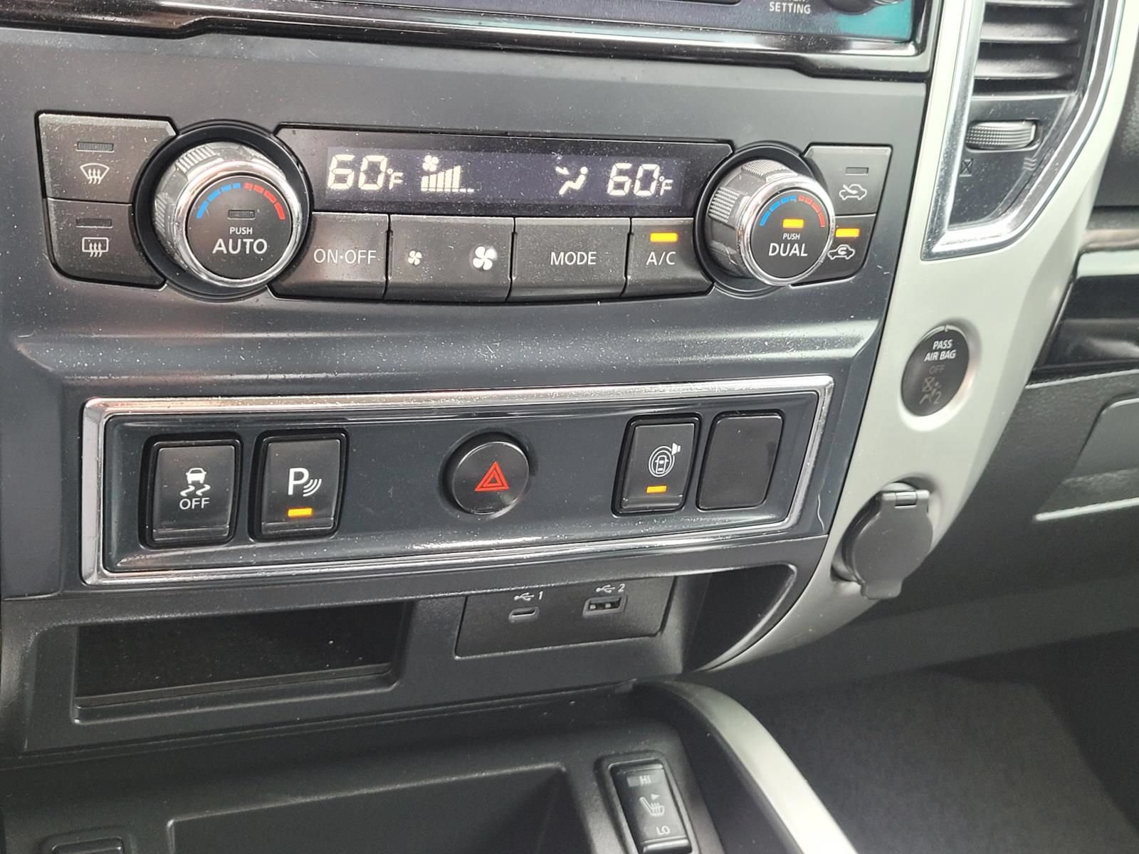 Used 2020 Nissan Titan SV w/ SV Convenience Package AWD/4WD image 25