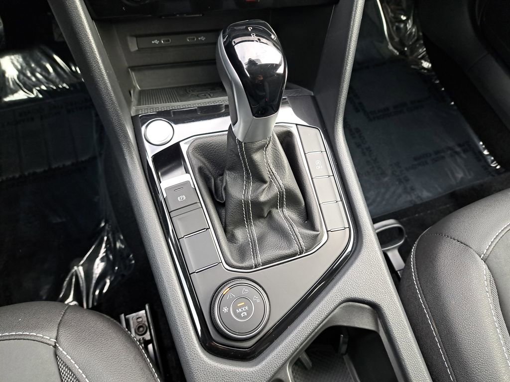 Used 2024 Volkswagen Taos SE image 24