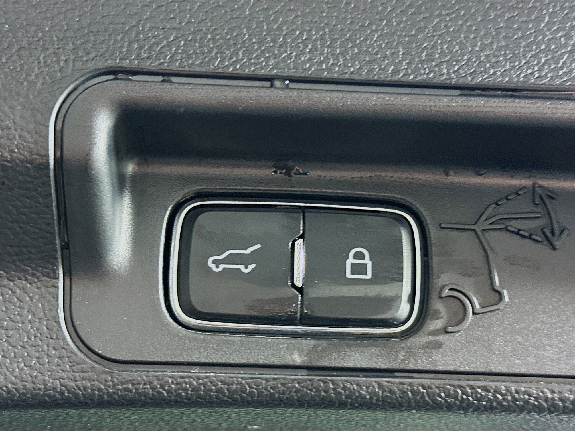 Used 2025 Ford Explorer Platinum image 32