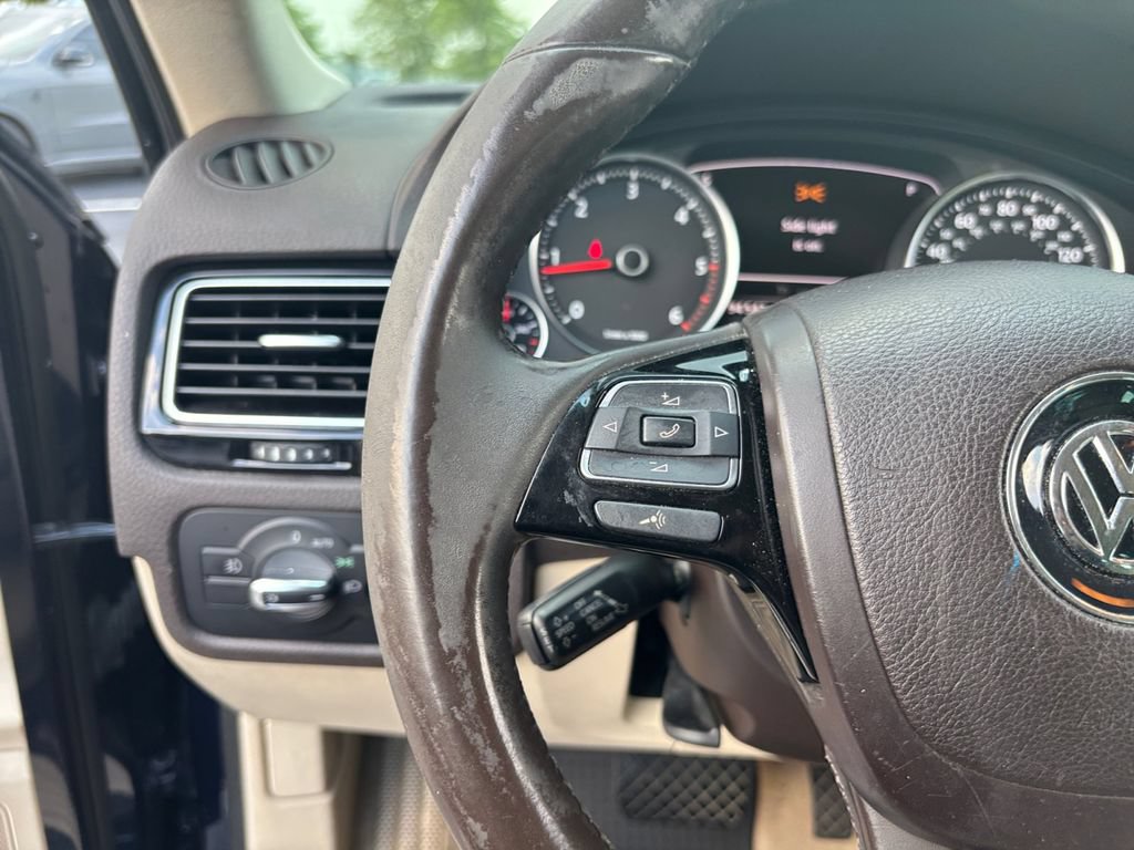 Used 2013 Volkswagen Touareg TDI AWD/4WD image 33