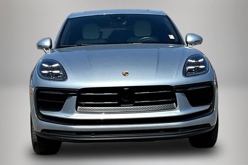 Used 2023 Porsche Macan Turbo image 3