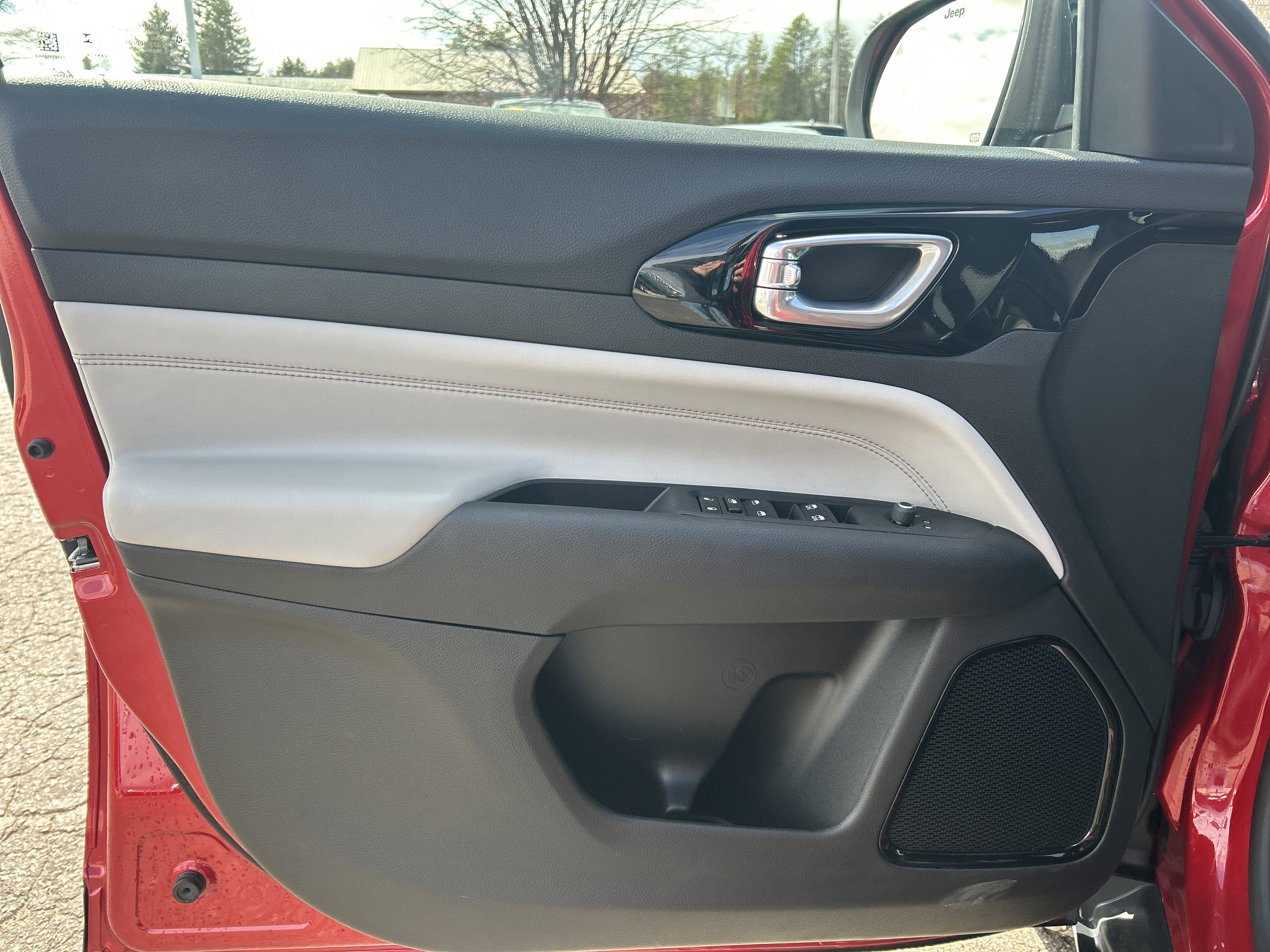 Used 2024 Jeep Compass Limited image 12