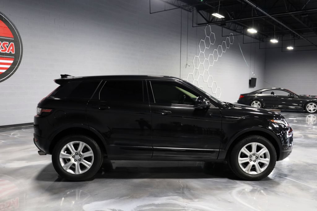 Used 2018 Land Rover Range Rover Evoque SE AWD/4WD image 8