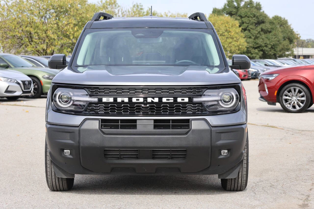 Used 2025 Ford Bronco Sport Outer Banks image 2