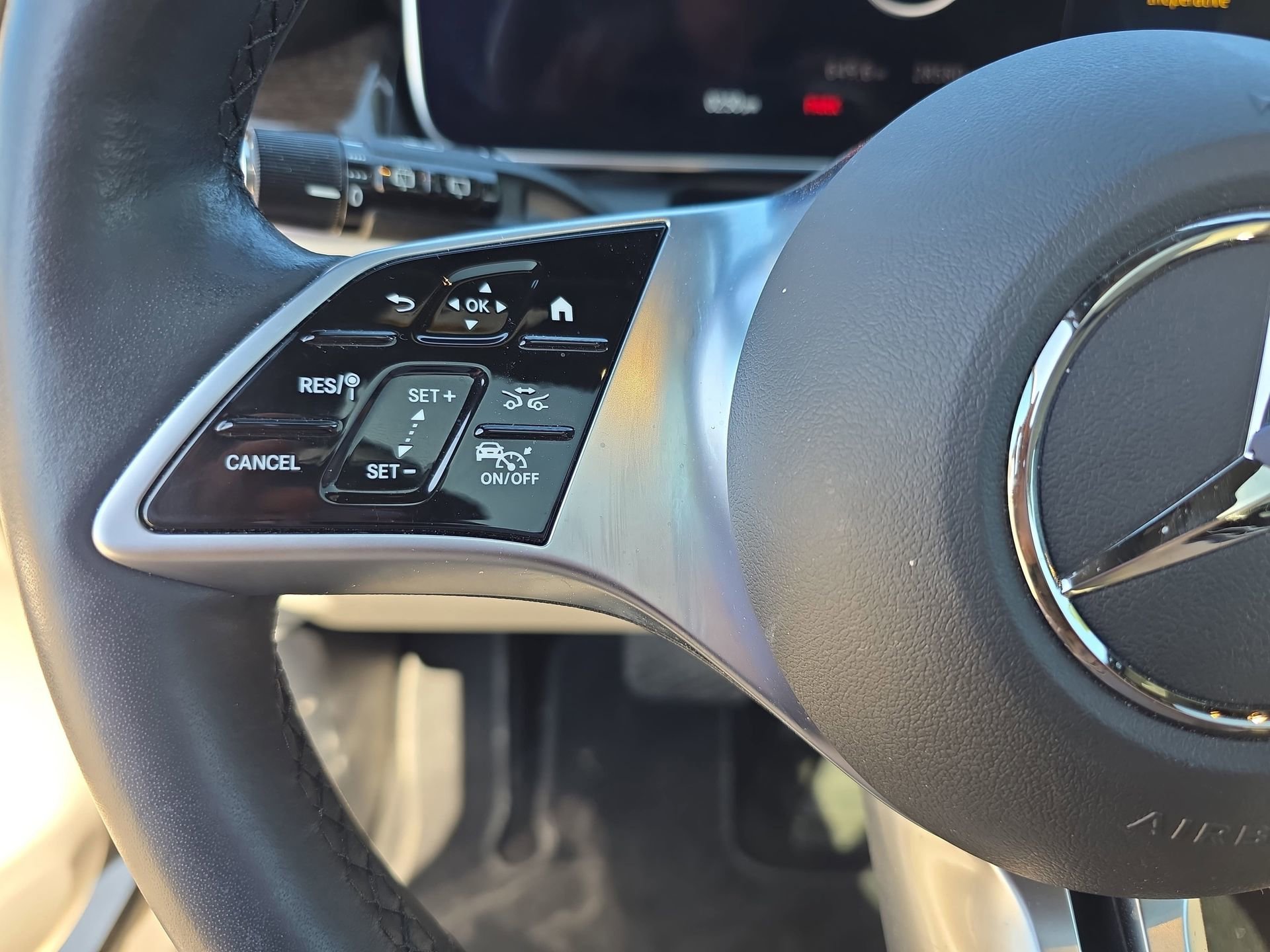 Used 2023 Mercedes-Benz GLC 300 4MATIC image 17