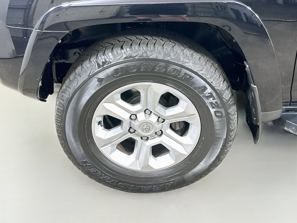 Used 2022 Toyota 4Runner SR5 Premium w/ Moonroof Package AWD/4WD image 8