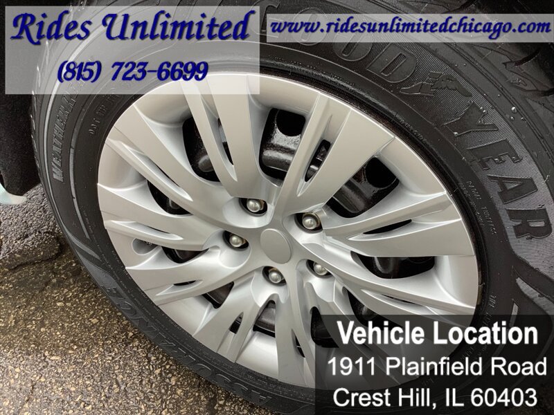 Used 2012 Toyota Camry LE FWD image 39