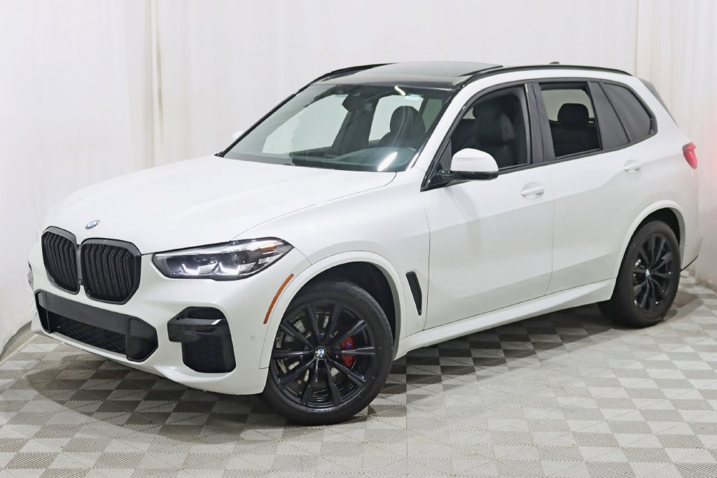 Used 2023 BMW X5 xDrive40i w/ M Sport Package AWD/4WD image 6