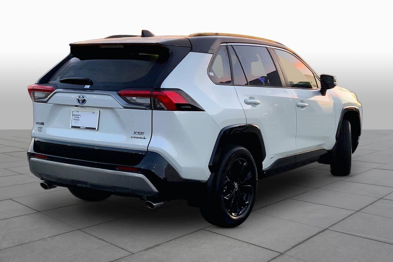 Used 2024 Toyota RAV4 XSE AWD/4WD image 13