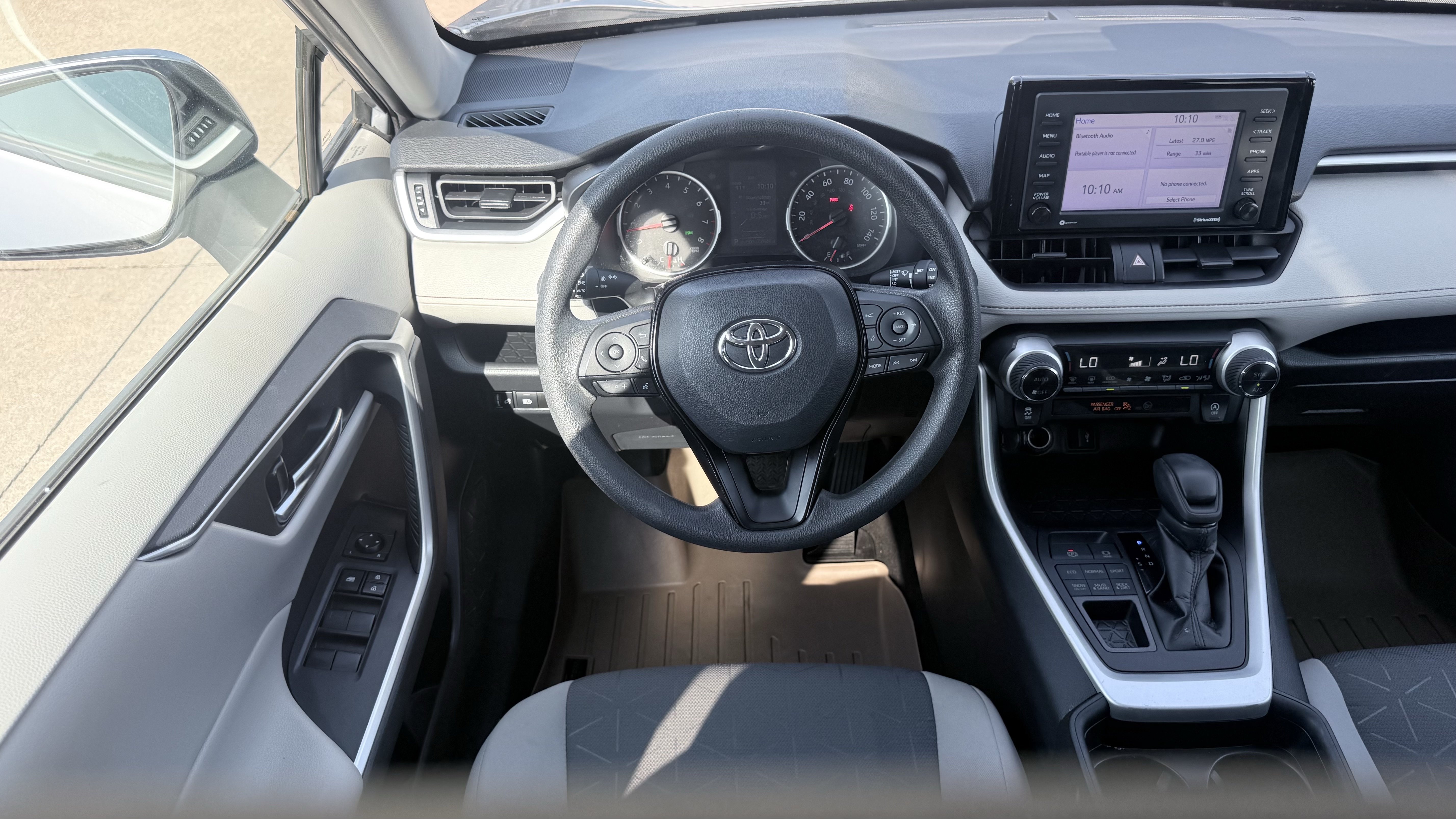 Used 2021 Toyota RAV4 XLE AWD/4WD image 38
