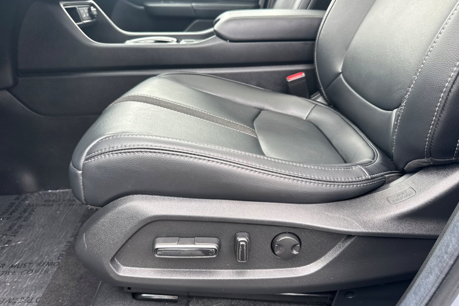 Certified 2025 Honda Pilot Touring image 15