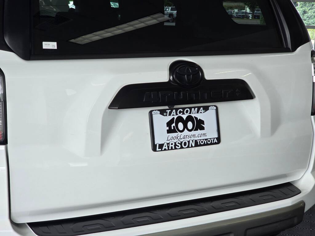 Used 2021 Toyota 4Runner TRD Off-Road Premium w/ Moonroof Package AWD/4WD image 12