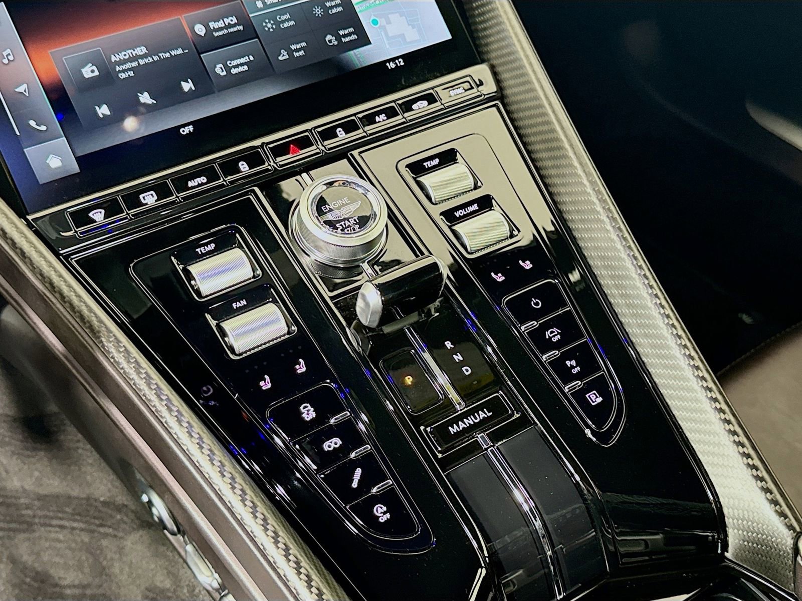 Used 2025 Aston Martin DB12 Coupe RWD image 14
