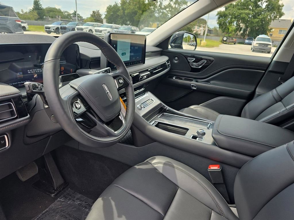 New 2025 Lincoln Aviator 2WD w/ Equipment Group 101A image 17