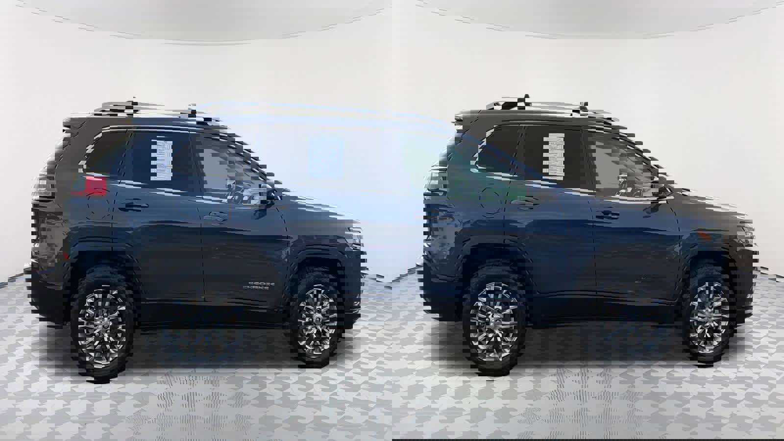 Used 2021 Jeep Cherokee Latitude Lux w/ Comfort/Convenience Group image 4