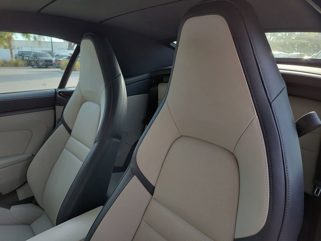 Certified 2025 Porsche 911 Carrera image 6