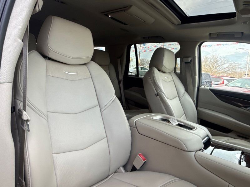 Used 2017 Cadillac Escalade Luxury image 19