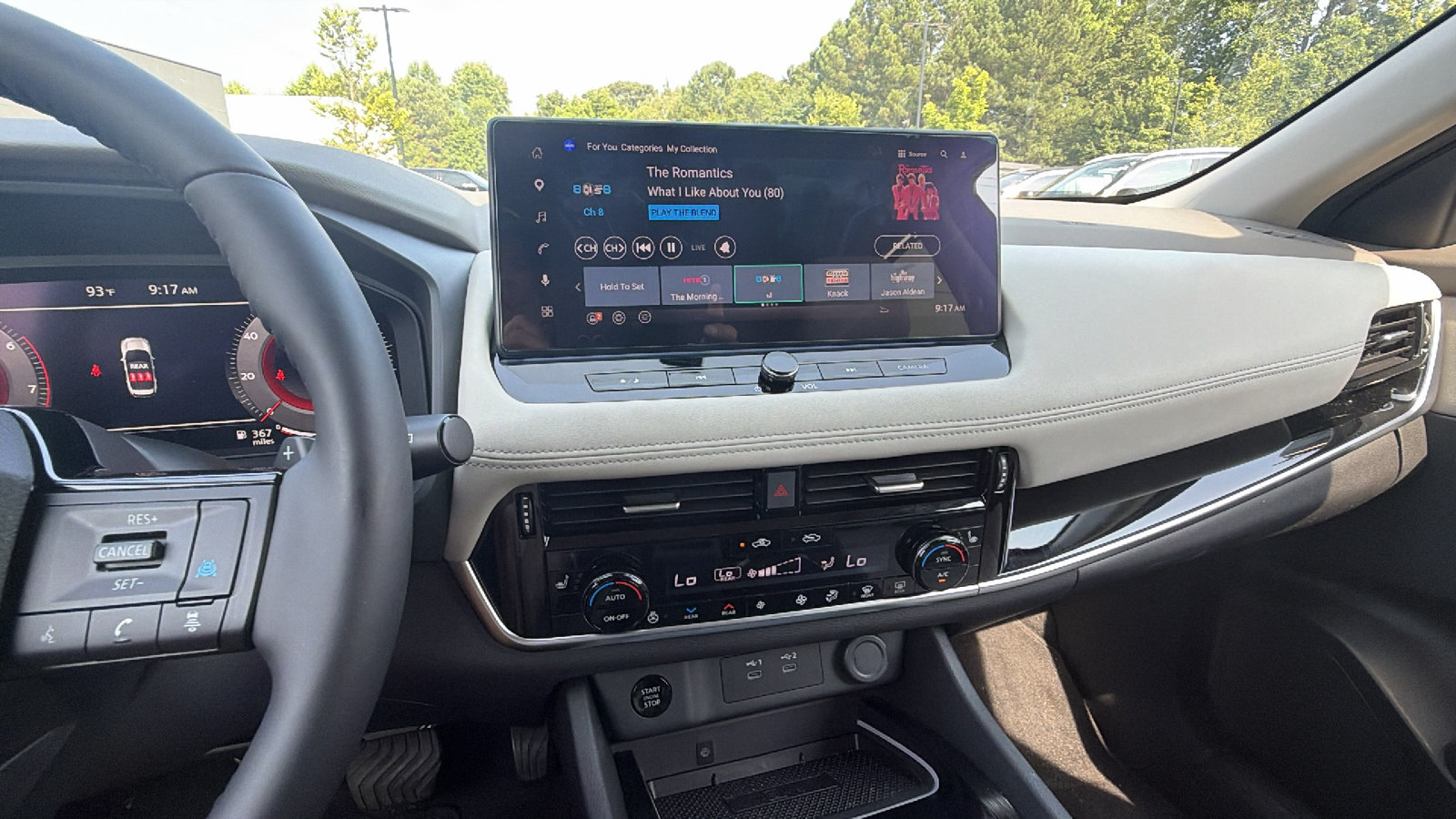 Used 2025 Nissan Rogue SL w/ SL Premium Package FWD image 31