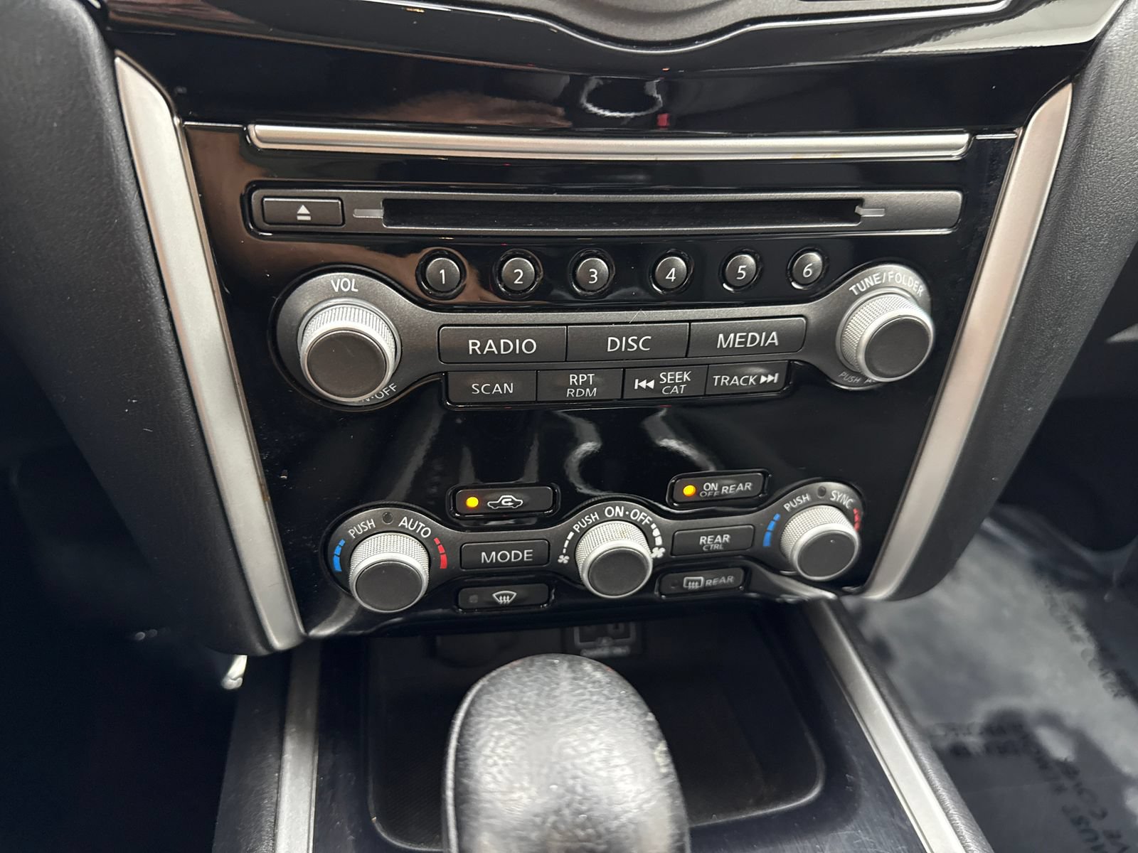 Used 2020 Nissan Pathfinder SV FWD image 29