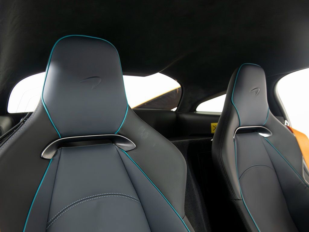 Used 2023 McLaren Artura image 32