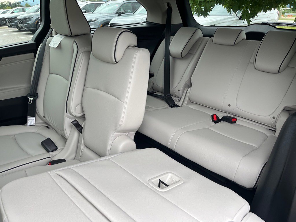 New 2026 Honda Odyssey Touring image 10