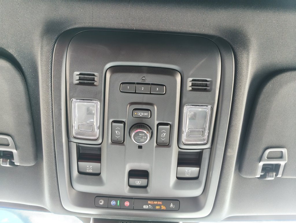 Used 2023 GMC Yukon SLT w/ SLT Luxury Package AWD/4WD image 36
