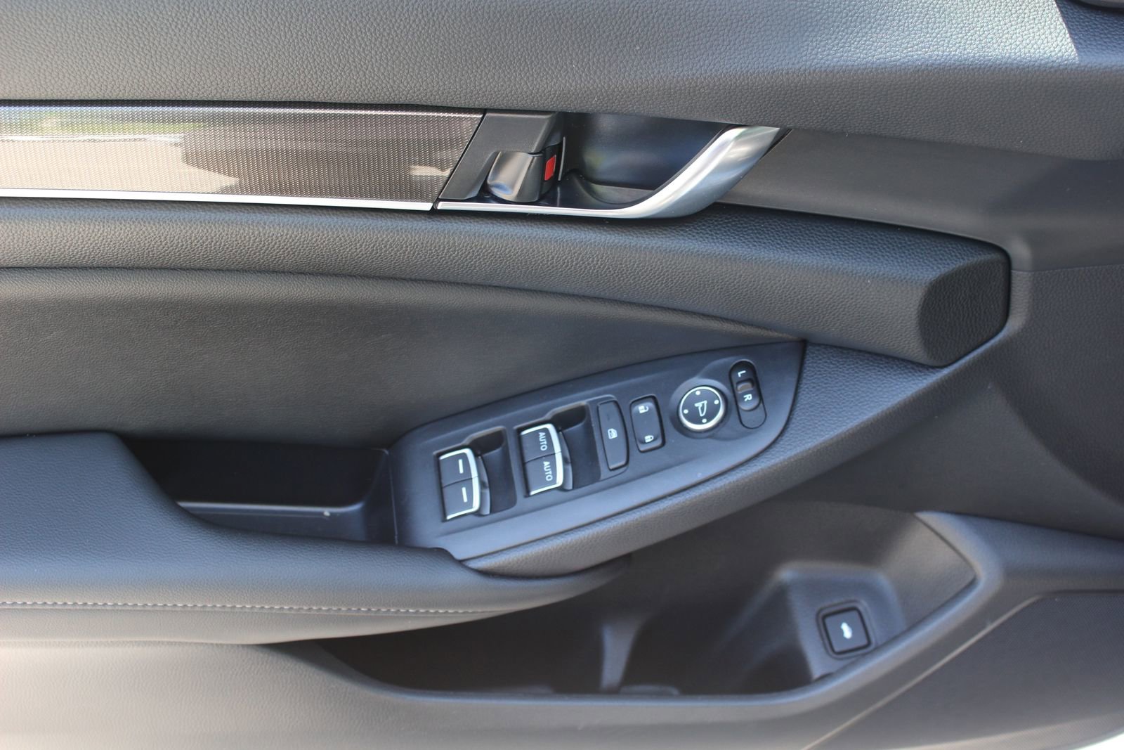 Used 2022 Honda Accord Sport image 15