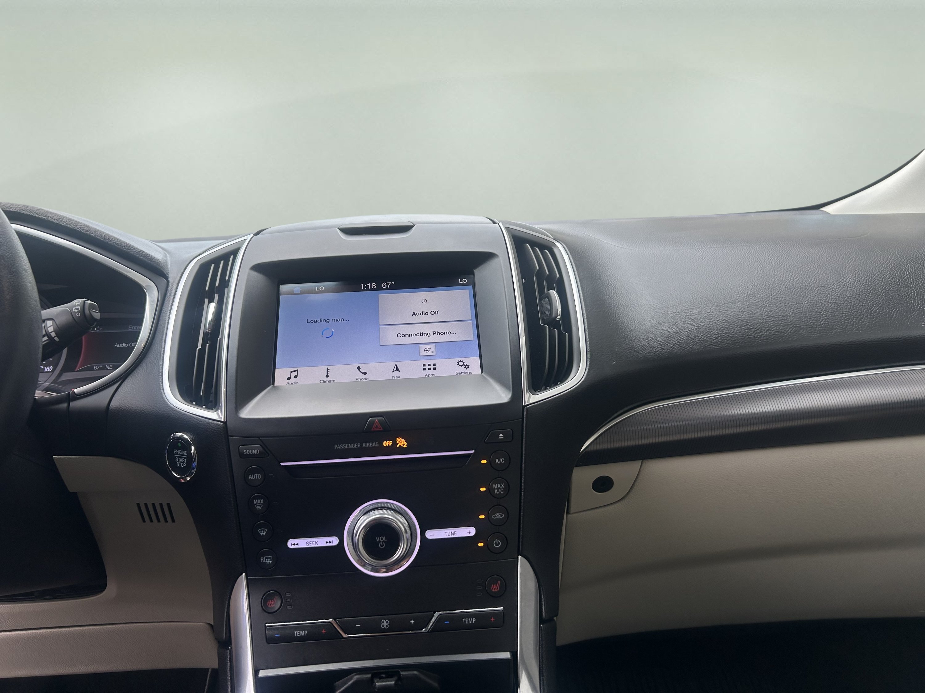 Used 2019 Ford Edge Titanium w/ Cold Weather Package AWD/4WD image 14