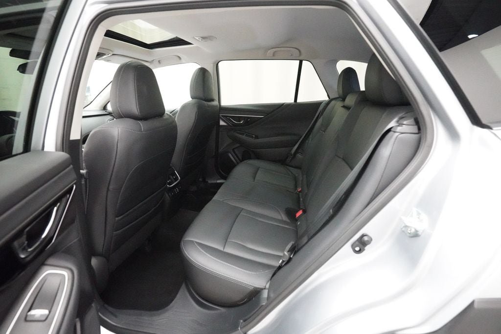 Certified 2025 Subaru Outback Touring AWD/4WD image 16