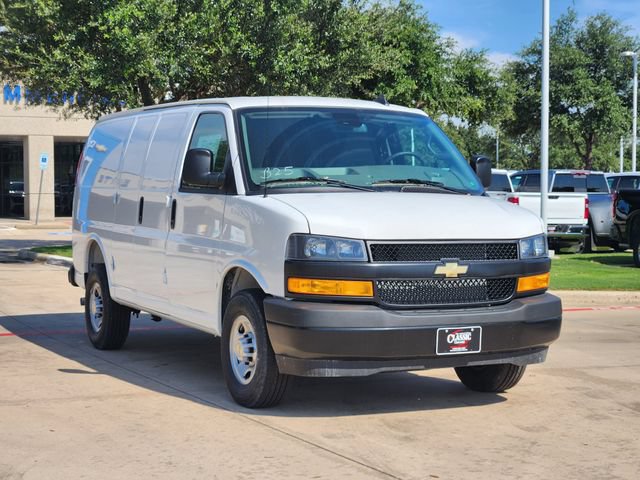 New 2025 Chevrolet Express 2500 w/ Driver Convenience Package RWD video 2