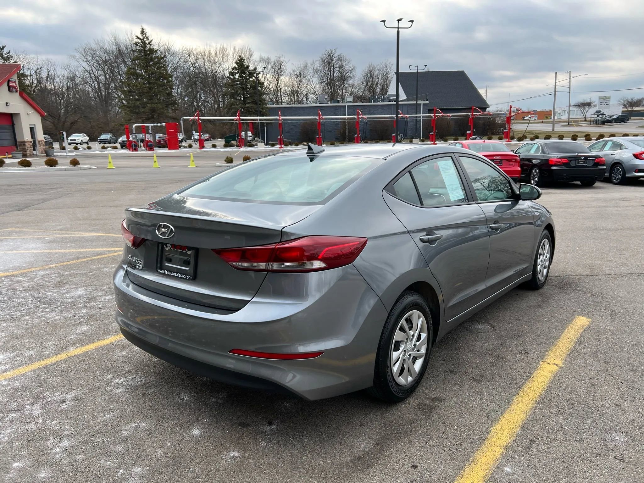 Used 2017 Hyundai Elantra SE image 5