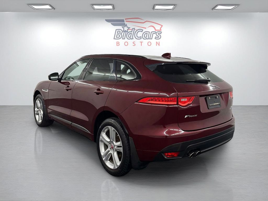 Used 2017 Jaguar F-PACE R-Sport image 6