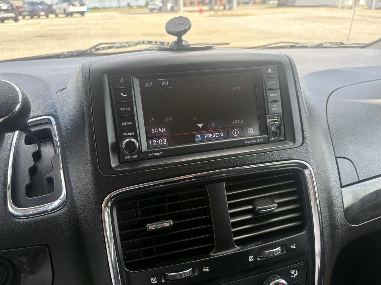 Used 2020 Dodge Grand Caravan SE FWD image 20