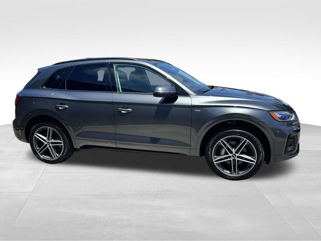 Used 2023 Audi Q5 e Premium Plus w/ Premium Plus Package AWD/4WD image 2