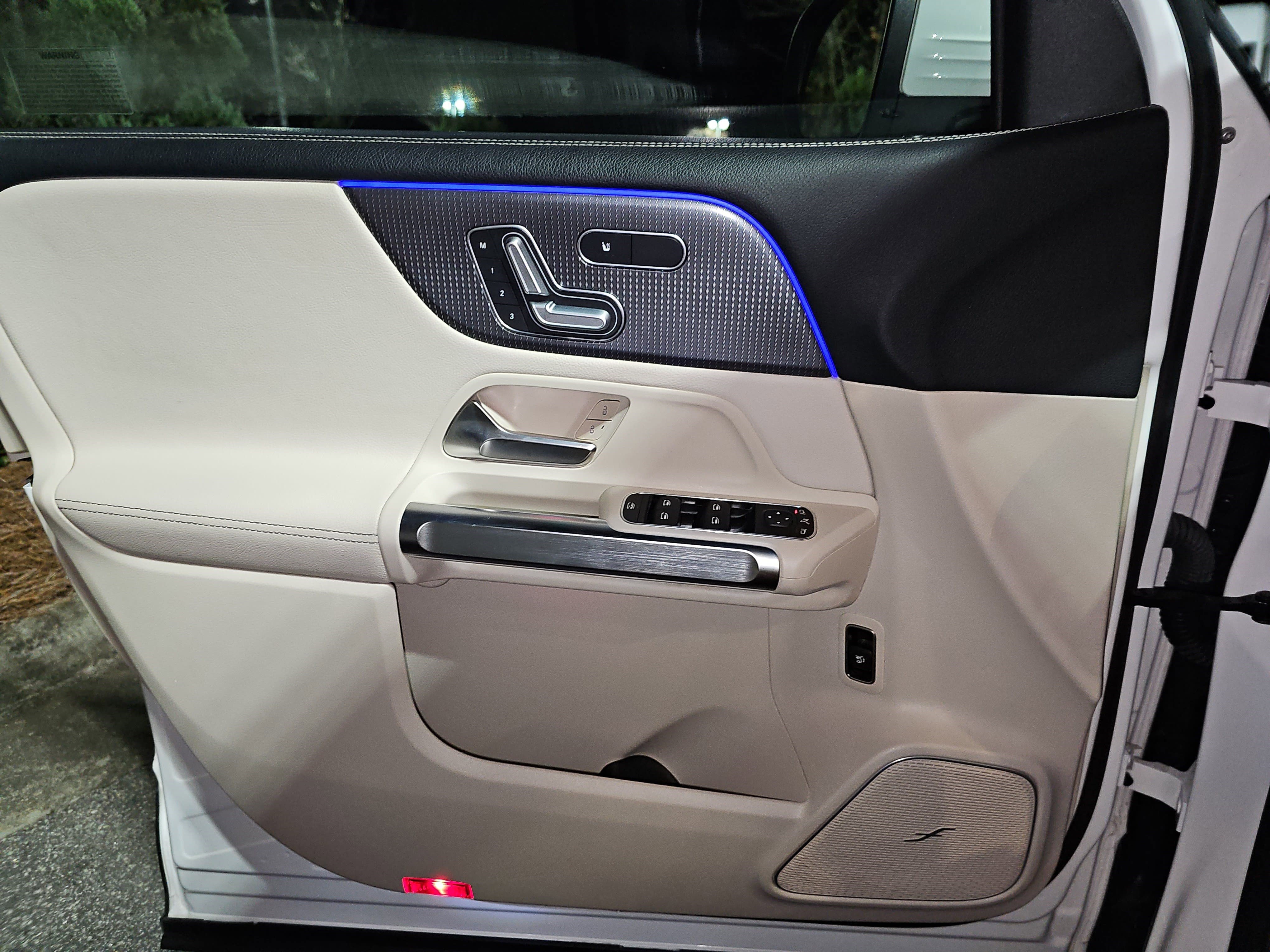 Used 2021 Mercedes-Benz GLB 250 4MATIC image 28