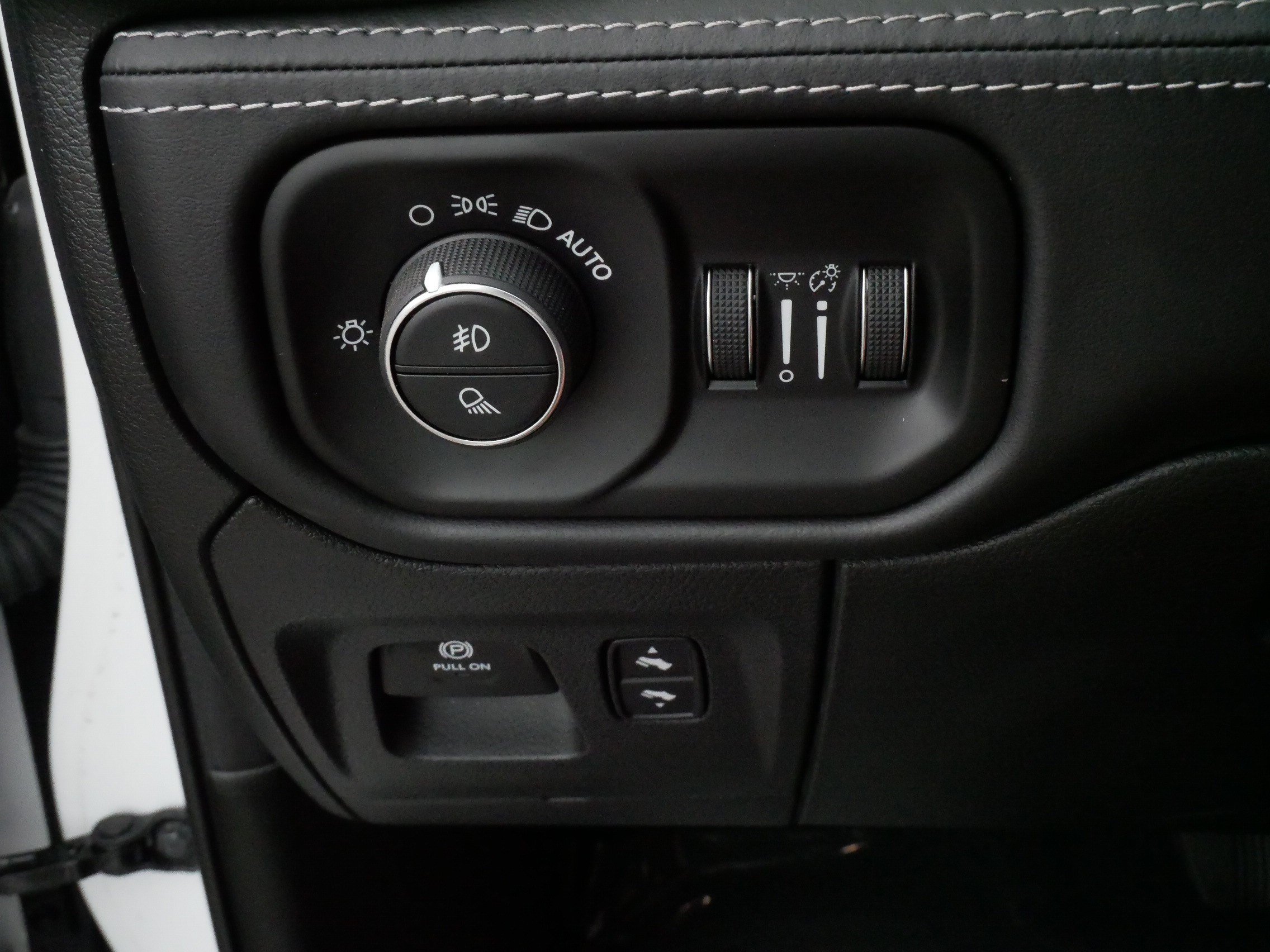 Used 2024 RAM 1500 Limited AWD/4WD image 26