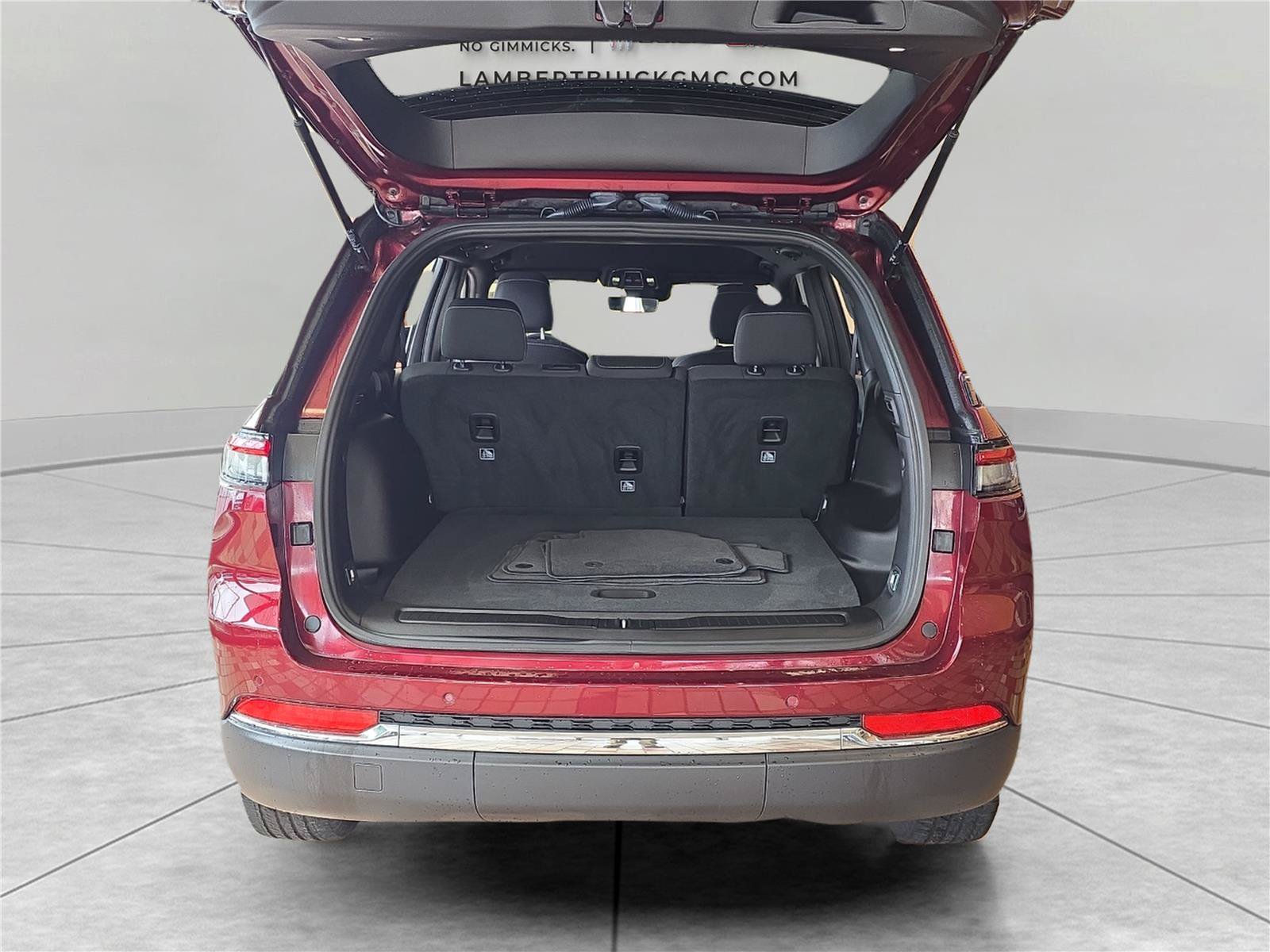 Used 2025 Jeep Grand Cherokee Laredo w/ Trailer Tow Package AWD/4WD image 13