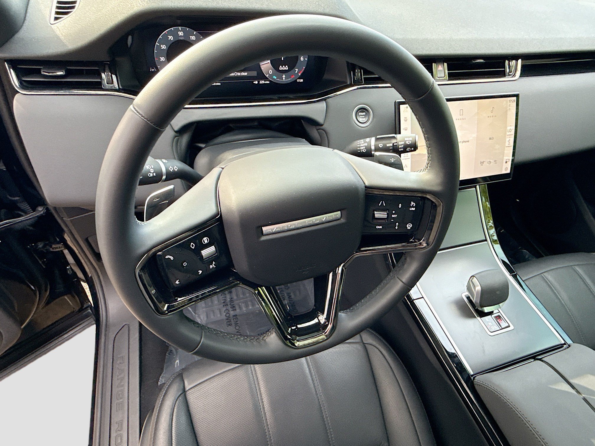 Used 2026 Land Rover Range Rover Evoque S AWD/4WD image 38
