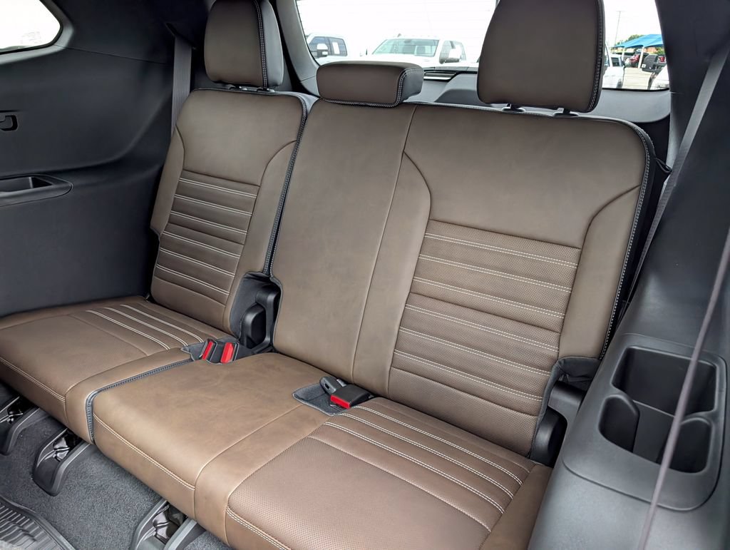 New 2026 GMC Acadia Denali Ultimate w/ LPO, Floor Liner Package AWD/4WD image 28