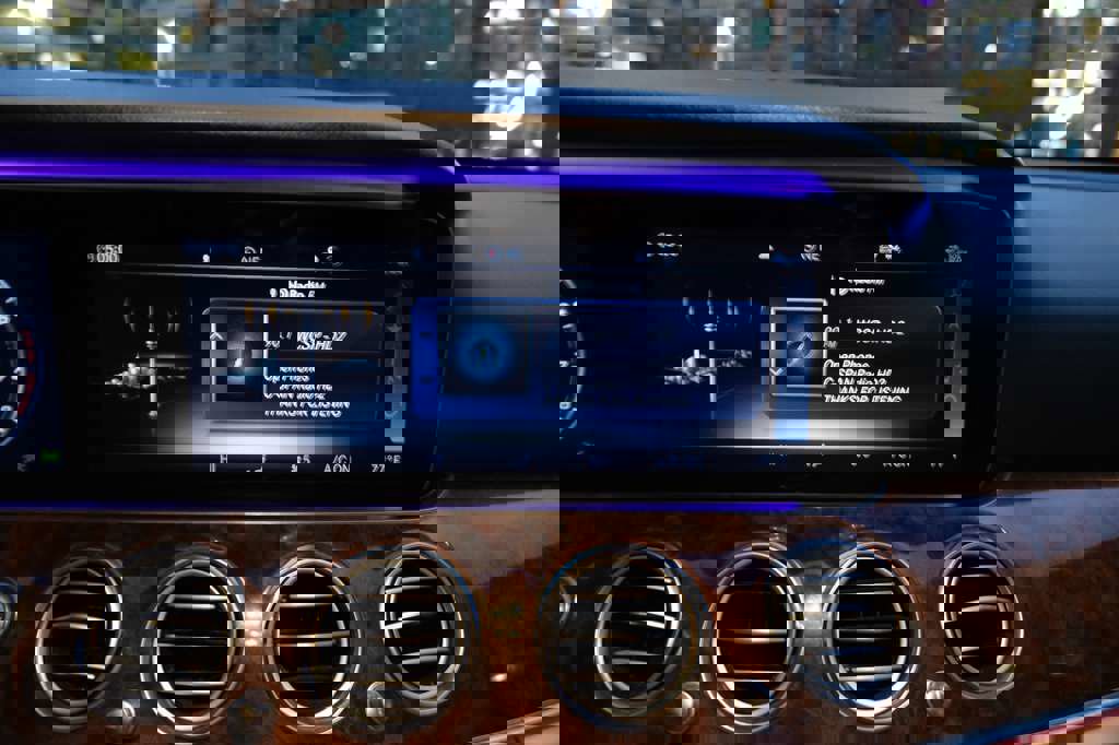 Used 2019 Mercedes-Benz E 300 4MATIC w/ Premium 1 Package image 28