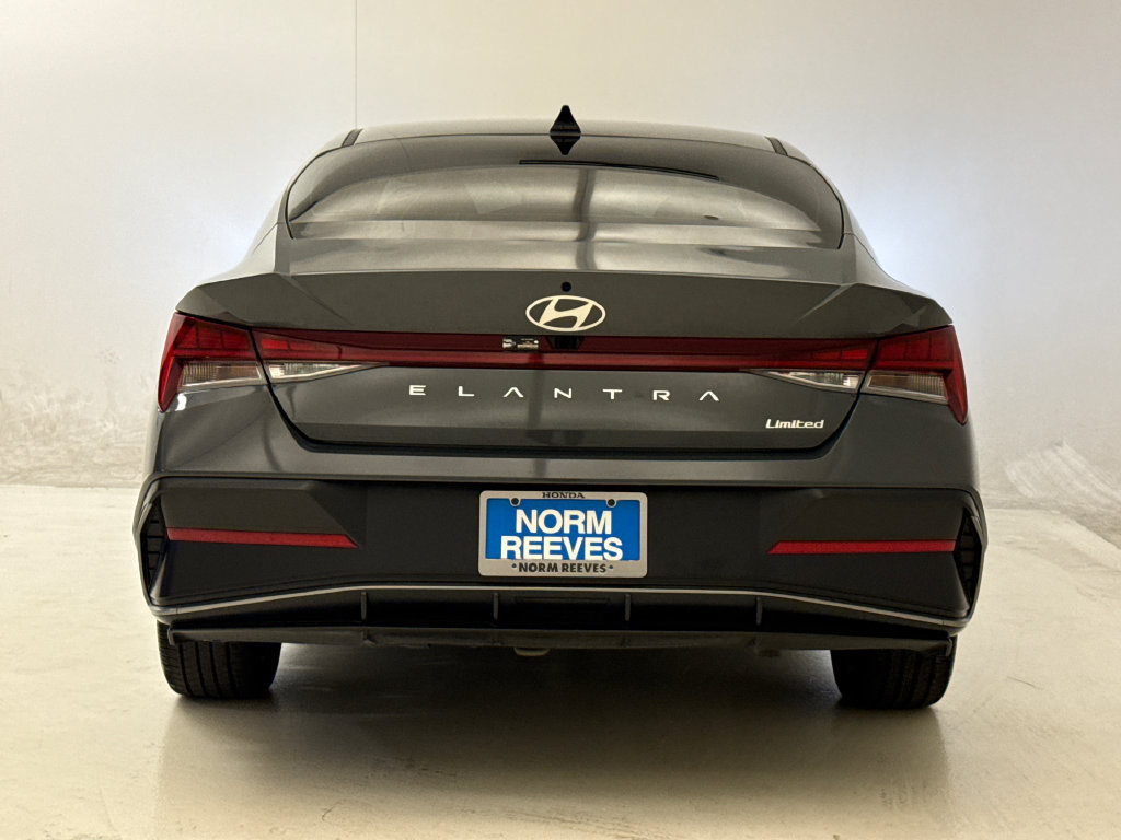 Used 2026 Hyundai Elantra Limited FWD image 8
