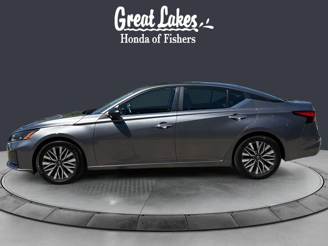 Used 2024 Nissan Altima 2.5 SV FWD image 2