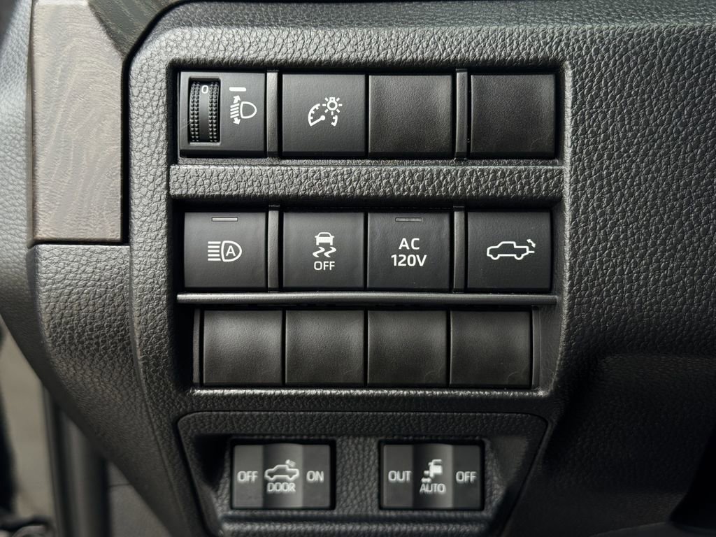 Used 2024 Toyota Tacoma Limited w/ Limited Package (LT) AWD/4WD image 23