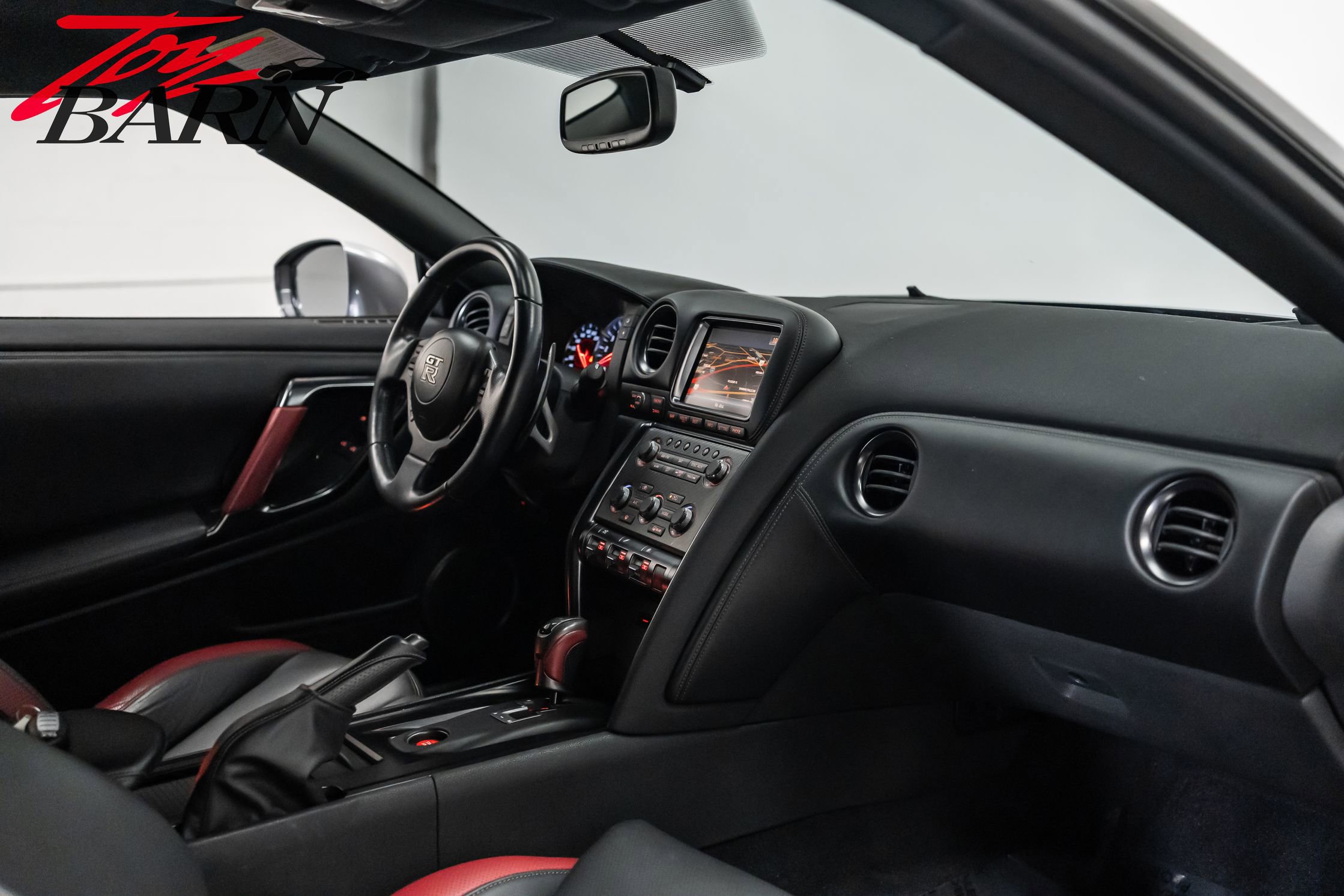 Used 2013 Nissan GT-R Black Edition image 49