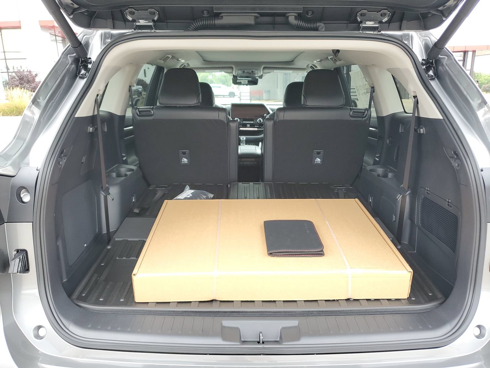 New 2026 Toyota Highlander Platinum AWD/4WD image 7