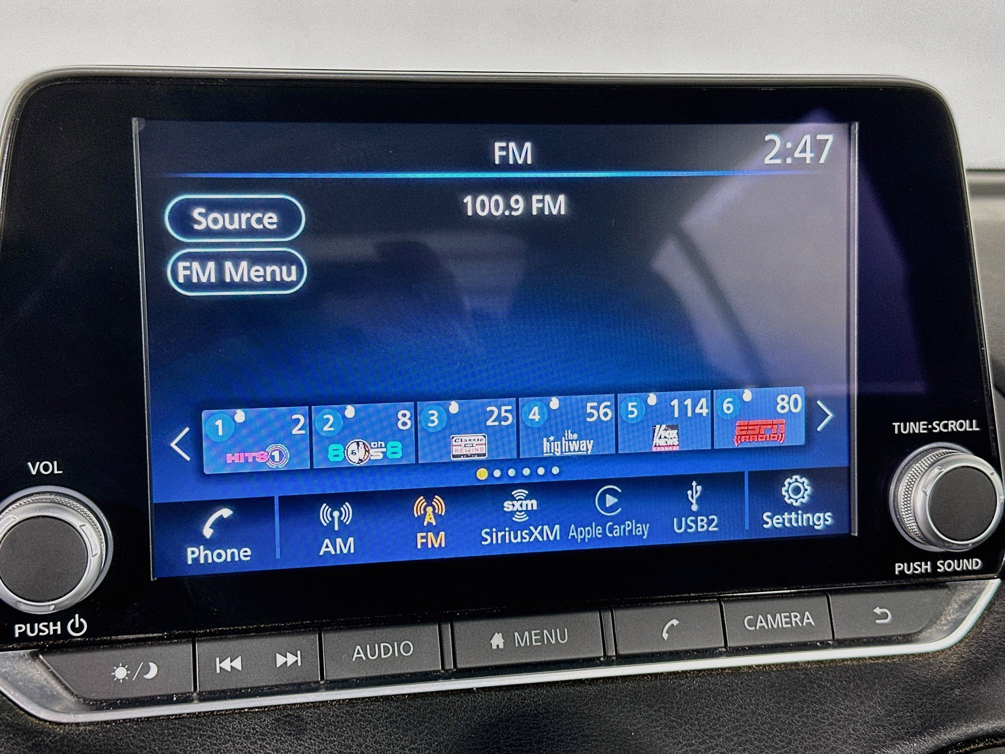 Used 2024 Nissan Sentra SV FWD image 19