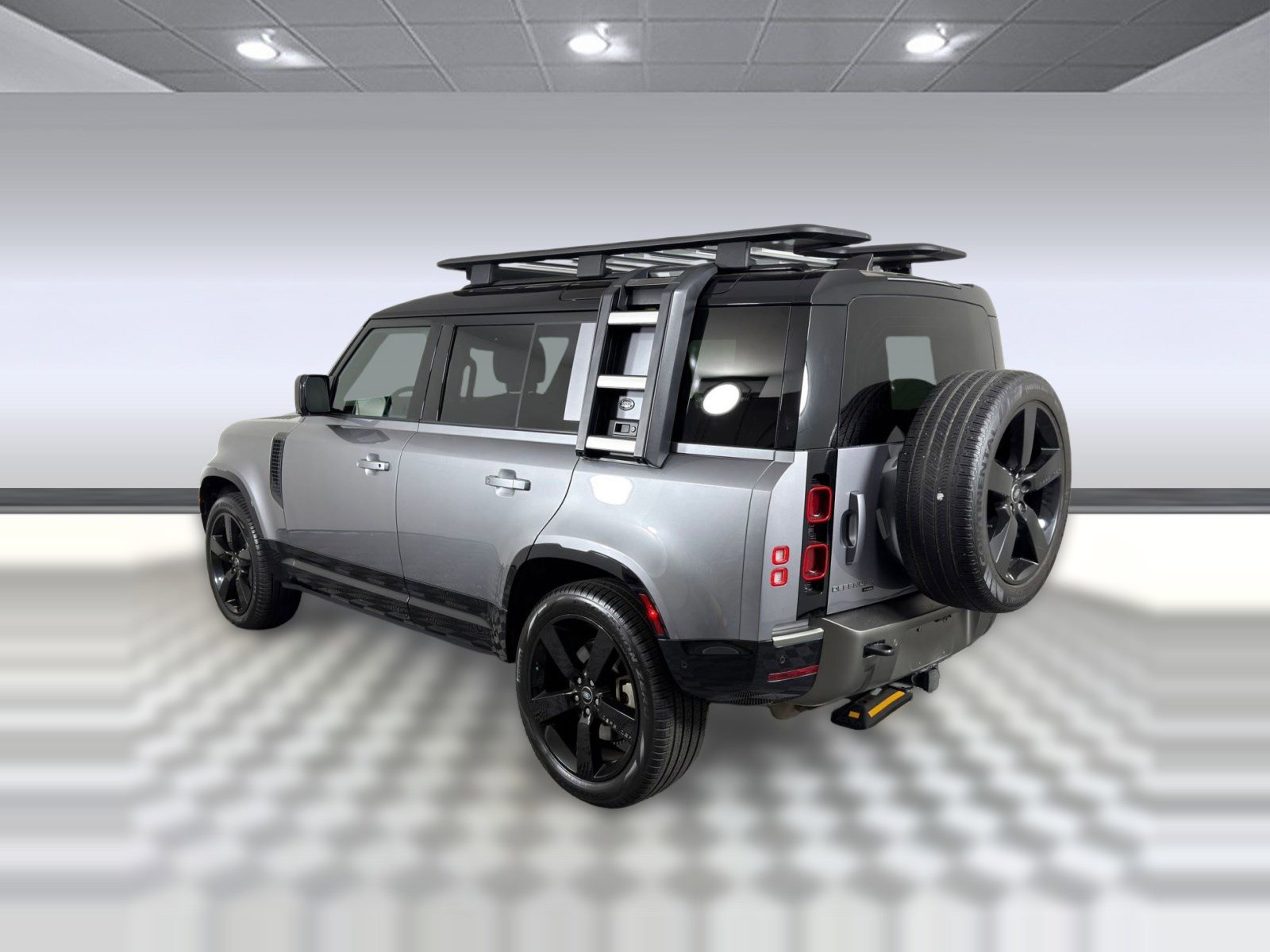 Certified 2023 Land Rover Defender 110 X-Dynamic SE image 3