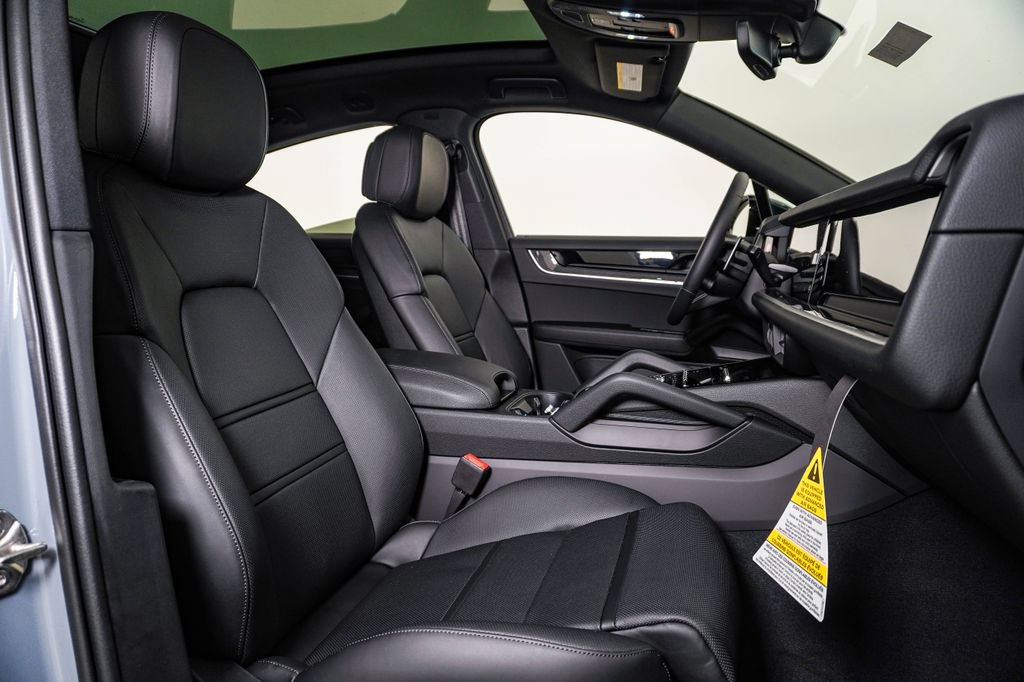 New 2026 Porsche Cayenne Coupe AWD/4WD image 15