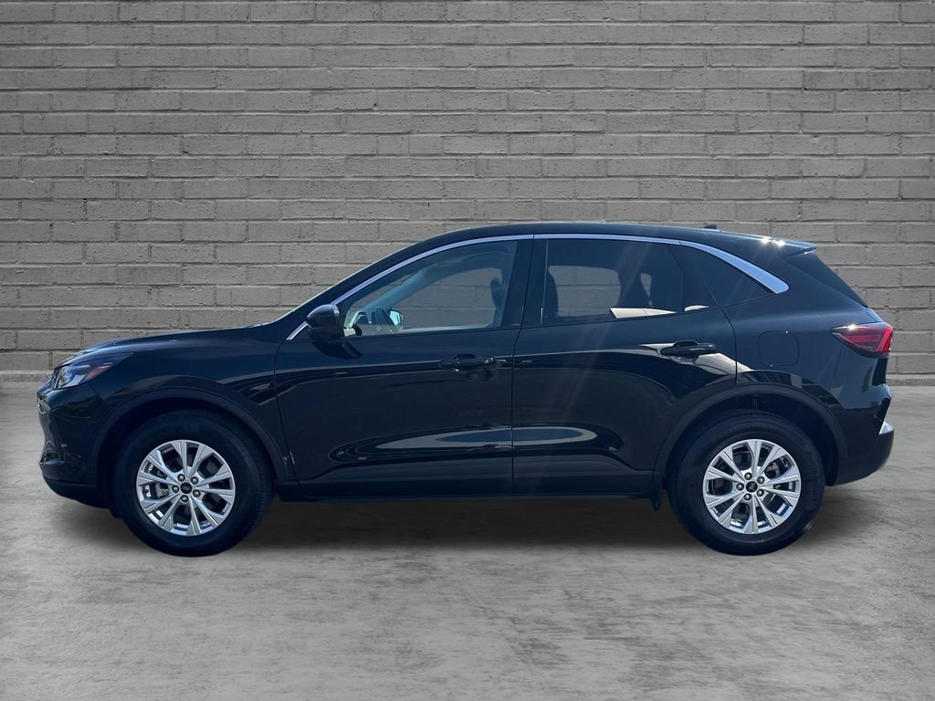 Used 2023 Ford Escape Active w/ Tech Pack #2 AWD/4WD image 4